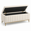 Panca contenitore in velluto beige con gambe in metallo
